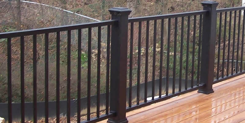 aluminum deck railings on a new deck